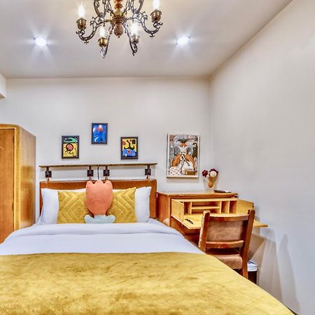 Neocolonial Nouveau Kensington Vacation Home แวนคูเวอร์ ภายนอก รูปภาพ