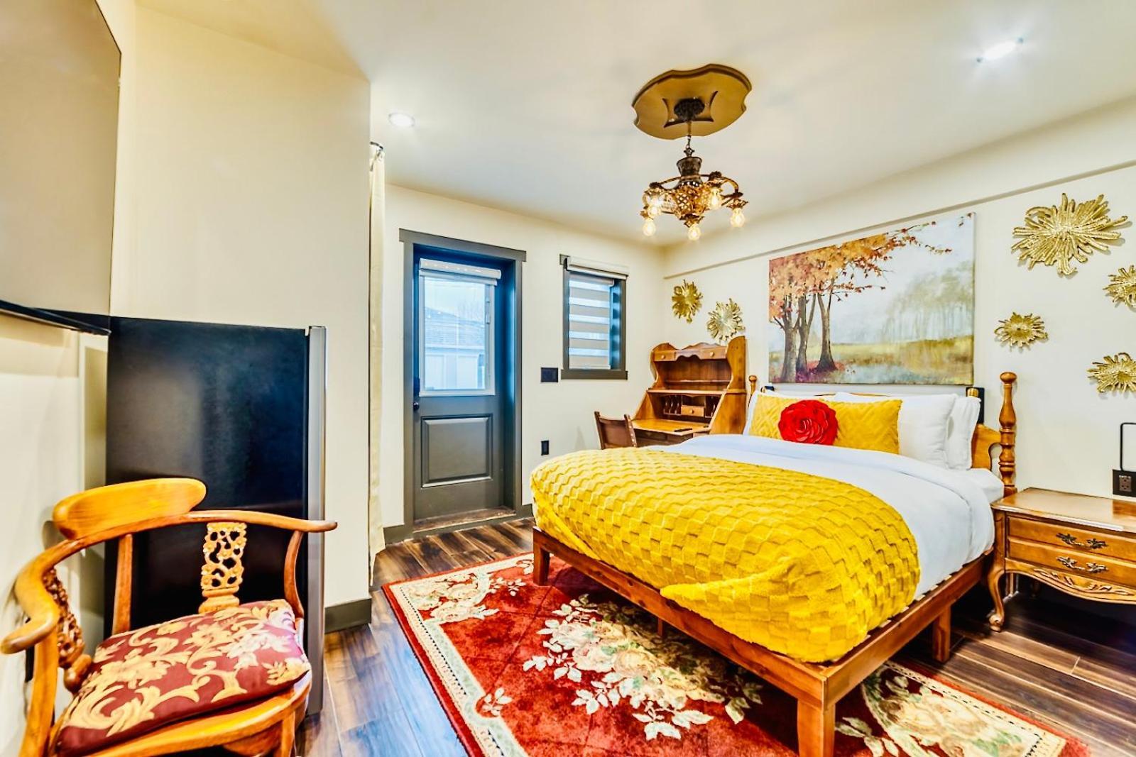 Neocolonial Nouveau Kensington Vacation Home แวนคูเวอร์ ภายนอก รูปภาพ