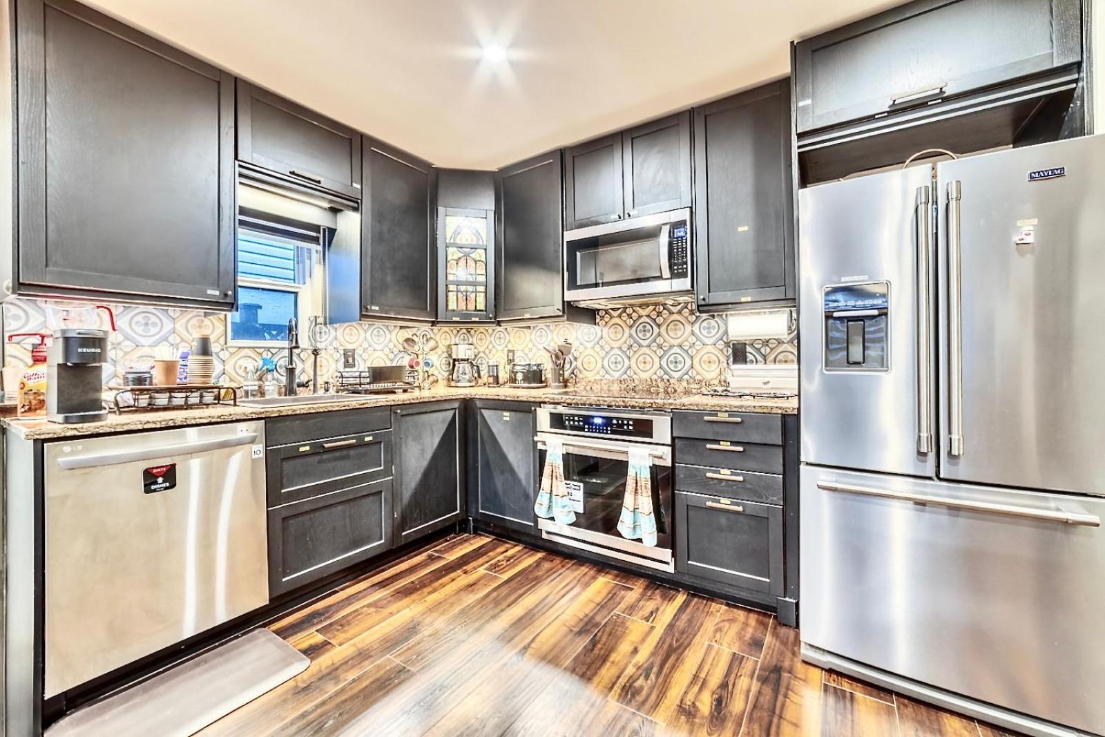 Neocolonial Nouveau Kensington Vacation Home แวนคูเวอร์ ภายนอก รูปภาพ