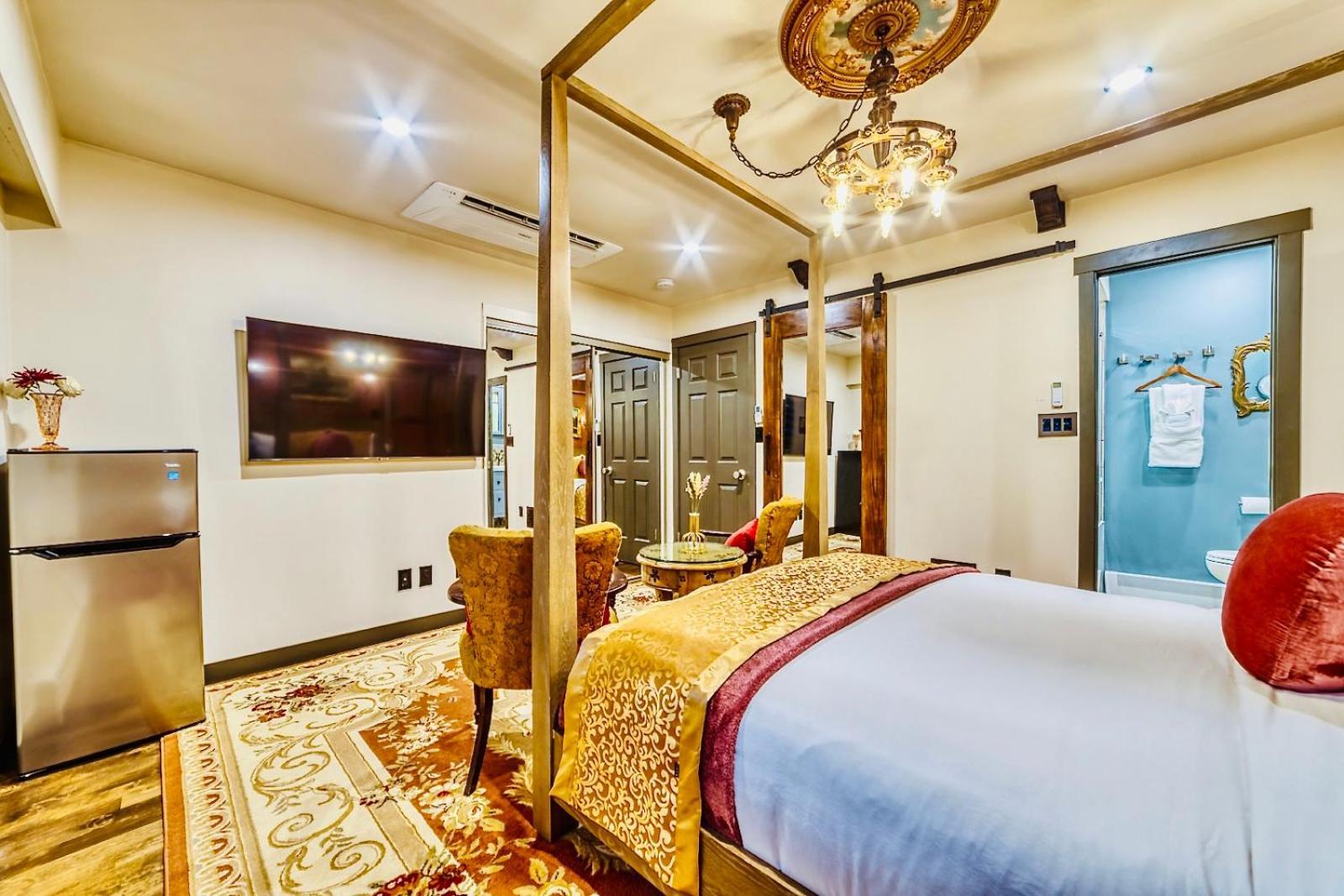 Neocolonial Nouveau Kensington Vacation Home แวนคูเวอร์ ภายนอก รูปภาพ
