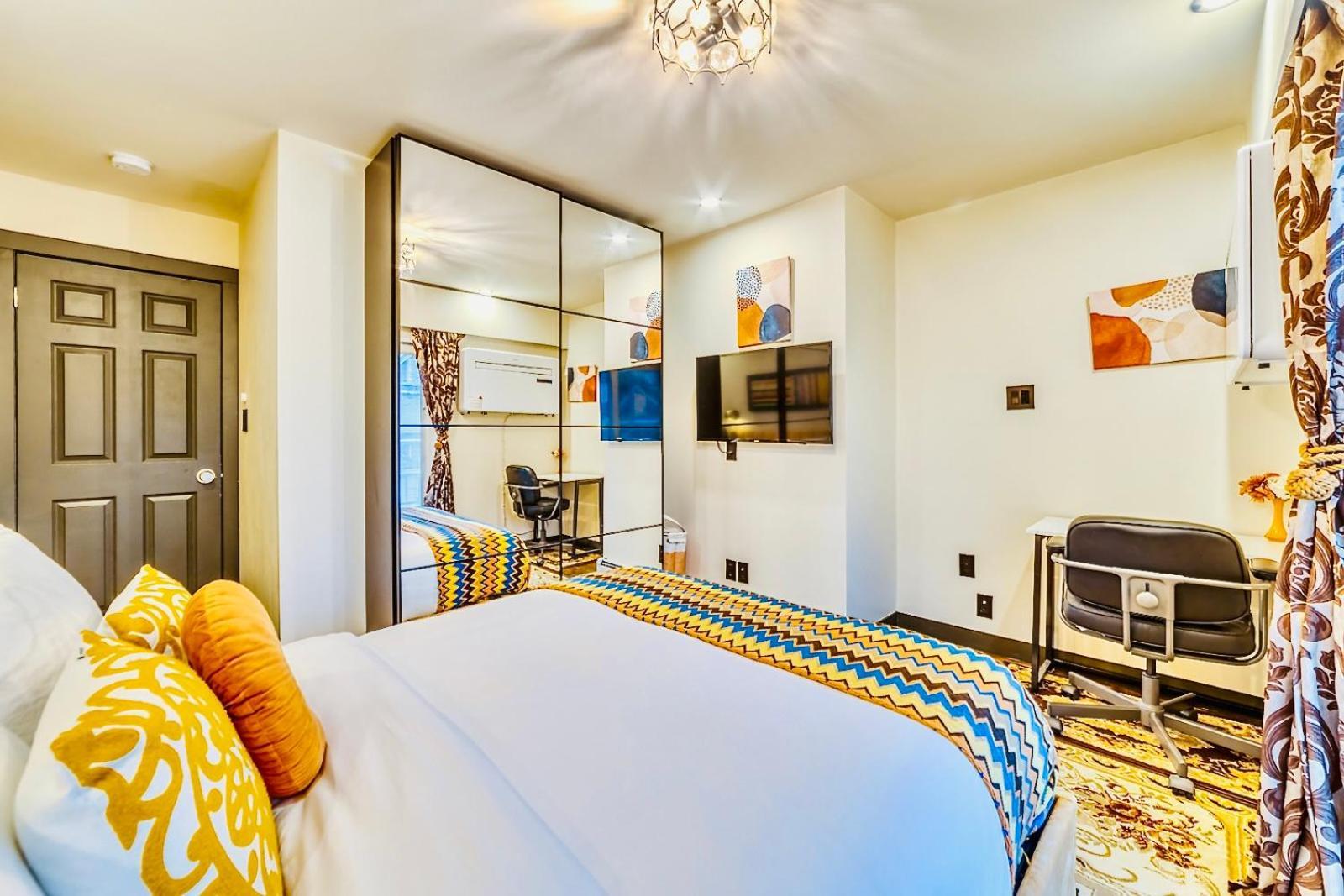 Neocolonial Nouveau Kensington Vacation Home แวนคูเวอร์ ภายนอก รูปภาพ