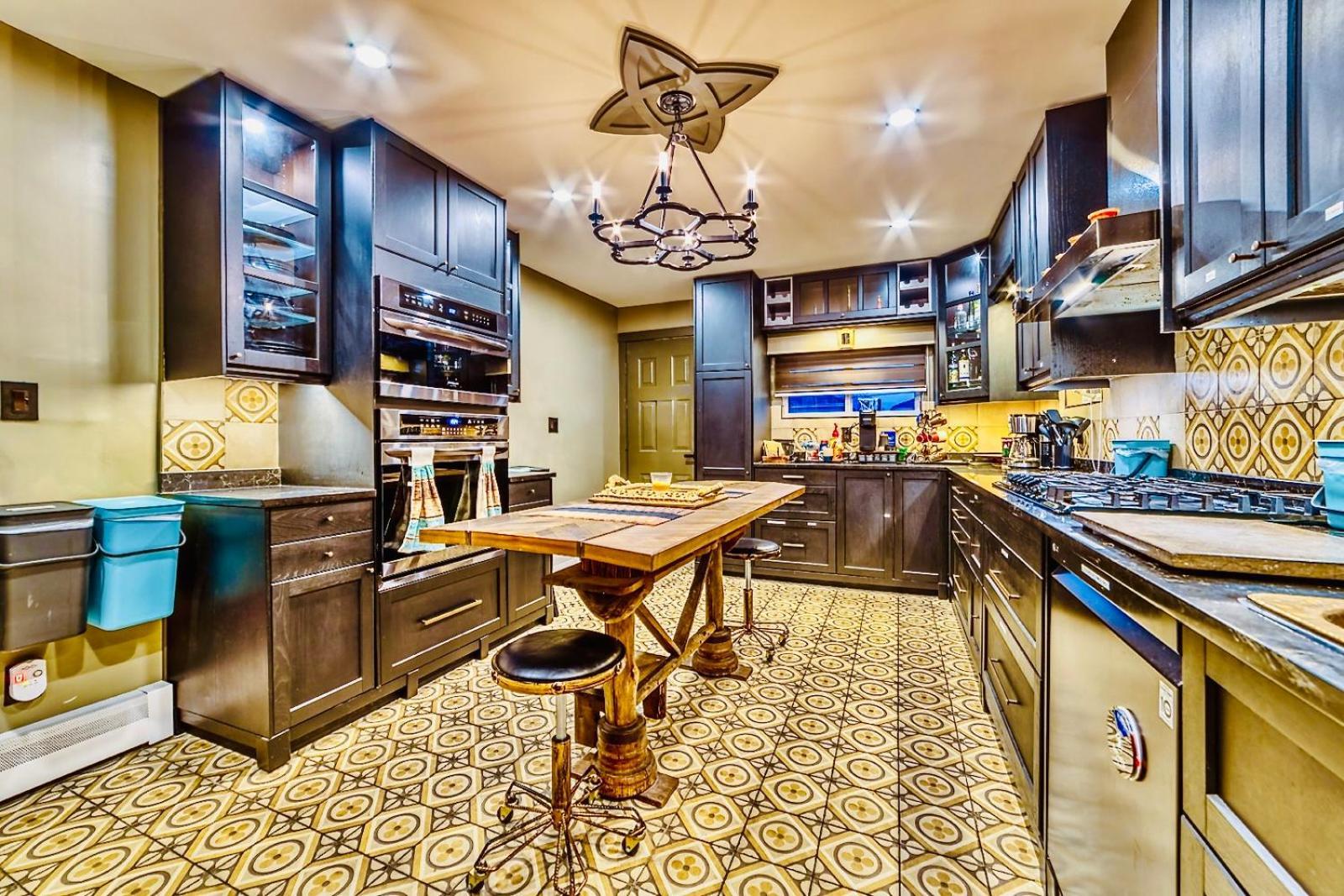 Neocolonial Nouveau Kensington Vacation Home แวนคูเวอร์ ภายนอก รูปภาพ